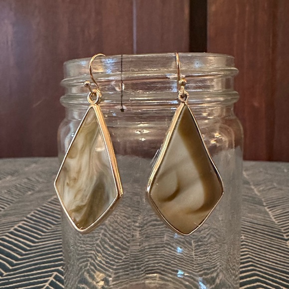 Target Jewelry - Gold & stained glass look : earrings 🤎